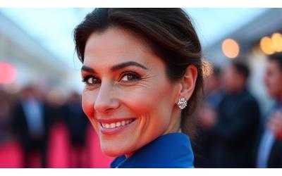 María Soler, actriz española sonriendo en un set de producción de Netflix en Londres.