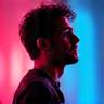 Pablo Soria actuando en una producción teatral contemporánea